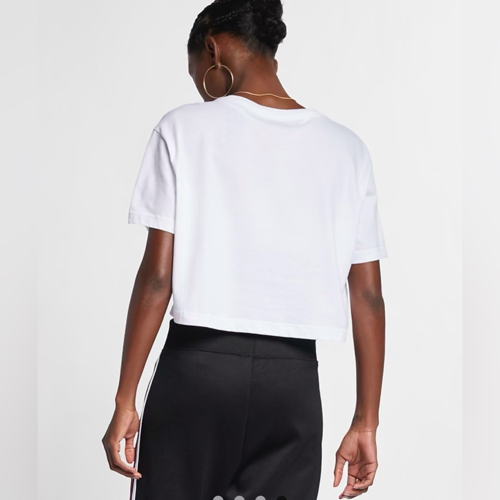 Nike Sportswear Essential Women's Cropped Logo T Shirt Medium - Picture 4 of 5